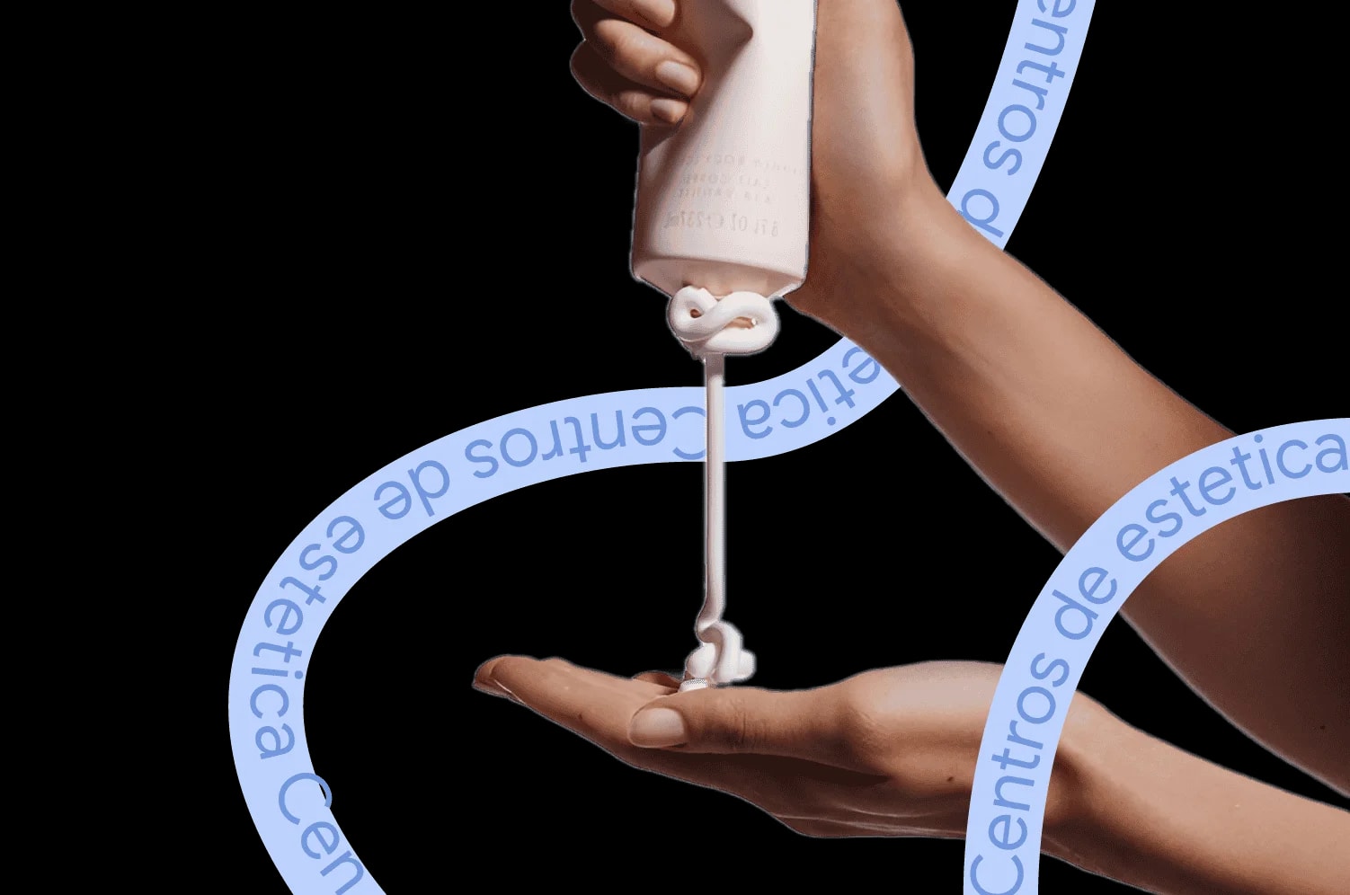 Mãos aplicando tratamento cosmético em centro de estética, imagem promocional do Weibook