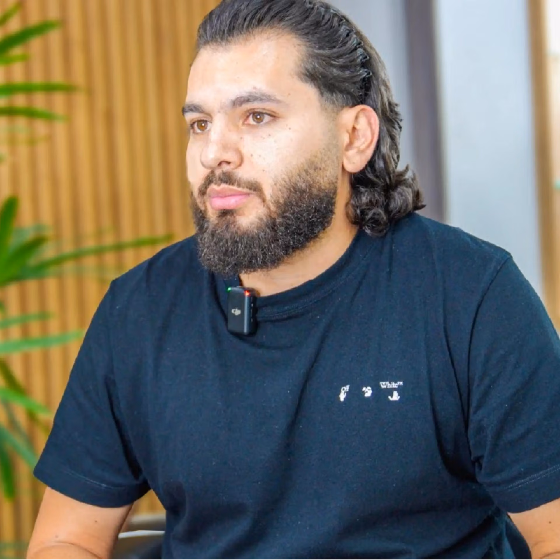Profesional de Bastards Barbería habla sobre los beneficios de Weibook